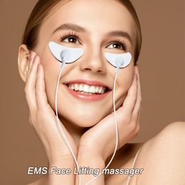 Appareils de soins du visage Lift EMS Masseur à micro-courant Anti-âge Appareil de beauté des rides VShaped Lifting Skin Tightening 230608
