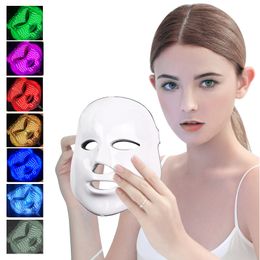 Masseur de visage Masque LED Machine de soins de la peau 7 couleurs Diode électroluminescente Équipement de beauté Visage blanchissant le dispositif de rajeunissement de la peau 230828