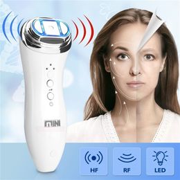 Masajeador facial Mini máquina HIFU para mujeres y cuerpo Barbilla Cuello Ojo Rejuvenecimiento profesional Antienvejecimiento Calentamiento Dispositivo de belleza 220908