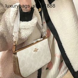Usine Boutique Design hiver nouvelle mode petit Litchi modèle sac sous les bras femmes perle chaîne épaule de poche
