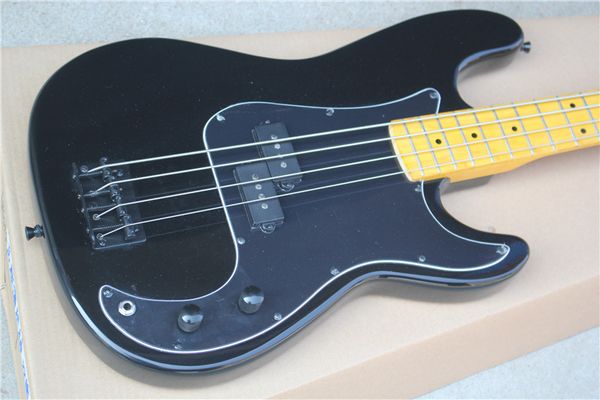 Guitare basse électrique à corps noir à 4 cordes personnalisée en usine avec pickguard noir, manche en érable jaune, matériel noir, offre personnalisée