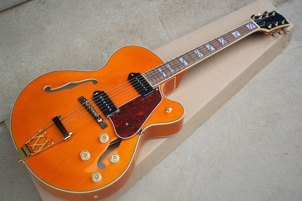 Guitare électrique orange creuse personnalisée en usine avec matériel doré, reliure crème, micros P90, Pickguard rouge, peut être personnalisée