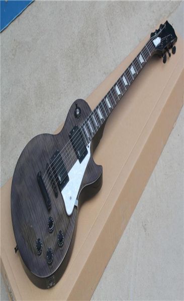 Guitare électrique noire transparente personnalisée avec une flamme Veneerchrome matériel blanc pickguardoffer personnalisé2434514