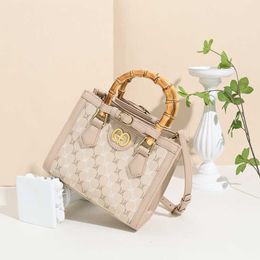 Factory Design Bag 90% Clearance Processing New Niche Bamboo Handtas Fashion Tote buitenlandse stijl veelzijdige één schoudervierkant dames