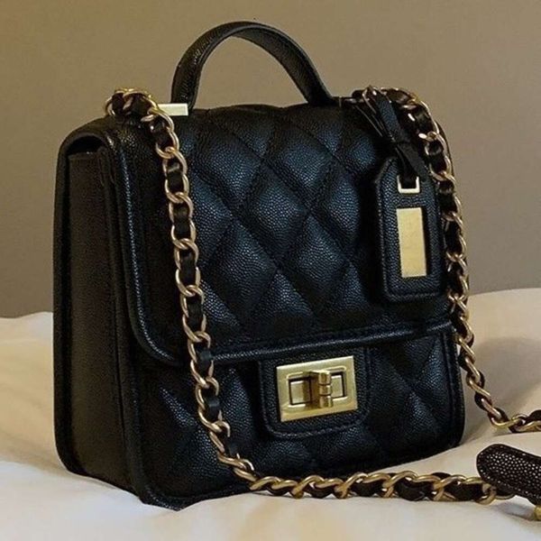 Factory Design Direct Store Roman Fantasy Petit sac haut de gamme pour femmes 2024 Nouveau sac à bandoulière à bandoulière unique avec chaîne de parfum Lingge portable