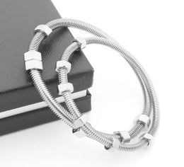 Fabrik direkt 2017 neueste 6 schrauben armband titan stahl damen armband männer und frauen paar gewinde armband8306043