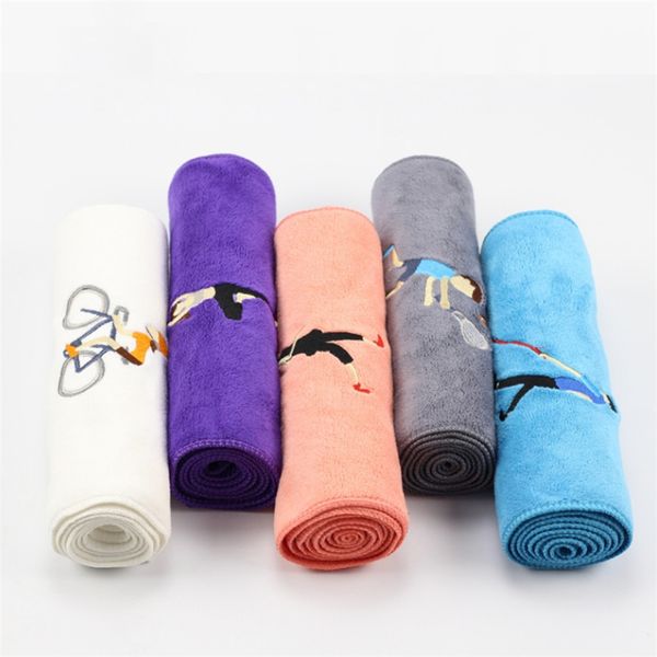 Serviette de sport en microfibre 110g, directe d'usine, absorbante, broderie, logo personnalisé, vente en gros