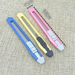 Cuchillo pequeño para arte directo de fábrica, cuchillo para papel tapiz con gancho, cuchillo para papel tapiz, corte educativo y cultural para oficina