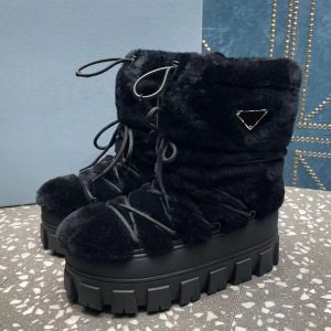 Letter P Sneeuwlaars Nylon Moonlith Boot Martin Plaque Ankle Ski Boot Slip Round Luxury Designer Lace Up Shoes