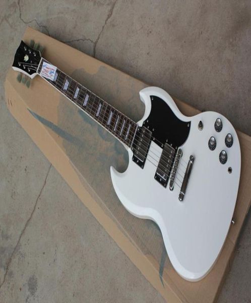 Guitare d'usine de haute qualité Deluxe SG Standard guitare électrique blanche 2 micros Pickguard noir 3357973