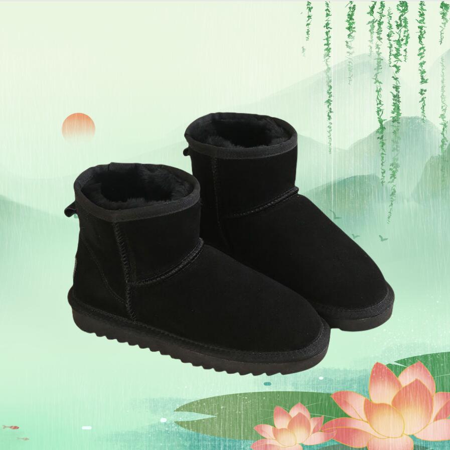 Usine outle Femmes Bottes de neige courtes Keep Boot Warm SheepSkin Cowskin authentique Boots en peluche en cuir avec carte de poussière Beau Cadeaux de Noël