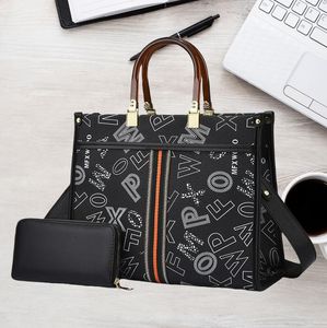 Sac à main pour femmes outlet Factory Sac fourre-tout en cuir imprimé à grande capacité Horizontal Fashion Lettre de mode sac à main élégant sac à bandoulière à rayures 1116 #