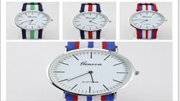 Factory verkooppunten drop pols horloges Genève multicolor gestreepte canvas band pols horloge euus stijl student quartz watch2784039