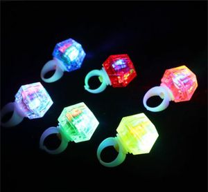 Factory Party Decoratie LED Glow Rings Light Up Flashing Diamond in the Dark Pack Birthday Favors