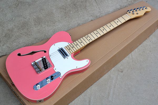 Guitare électrique rose d'usine avec Pickguard blanc, corps de reliure blanc, touche en érable, matériel chromé, peut être personnalisé