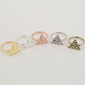 Fabriek prijs nieuwe punk stijl driehoek vorm ringen zilver goud rose vergulde eenvoudige mode golf ring voor vrouwen meisje kan kleuren efr008