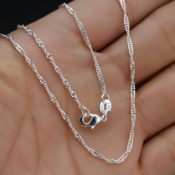 Collier de chaîne de vague torsadée en cuivre plaqué argent pour femmes à la main à la mode à vendre