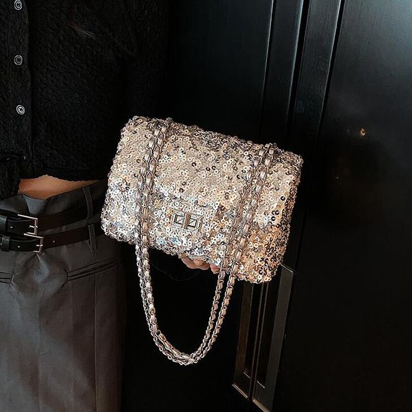 Sacs à bandoulières pour femmes de vente d'usine 2 couleurs de la populaire sac à main de mode brillant de cette année sac à paillettes en perles douces à paillette à pâte à dos en cuir 5818 # #