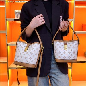 Factory vend des sacs à main de marque de marque en ligne à 75% de réduction sur le nouveau sac d'épaule imprimé à la mode à grande capacité et sac à main