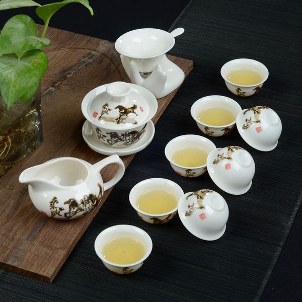 Service à thé en céramique, offre spéciale d'usine, coffret cadeau Kung Fu, bol à couvercle en porcelaine blanche, cadeau promotionnel bleu et blanc, logo personnalisé