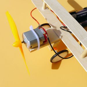Fabriek WhileSale De uitvinding van DIY Elektrische Taxiing Vliegtuig Handleiding Wetenschap Experiment Toy Set Leshulp met Kleine Technology Creation