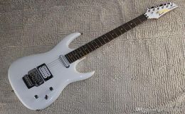 Usine entière de haute qualité accessoires coréens Ibz JS2400 Joe Satriani guitare électrique blanche avec Vibrato6522058