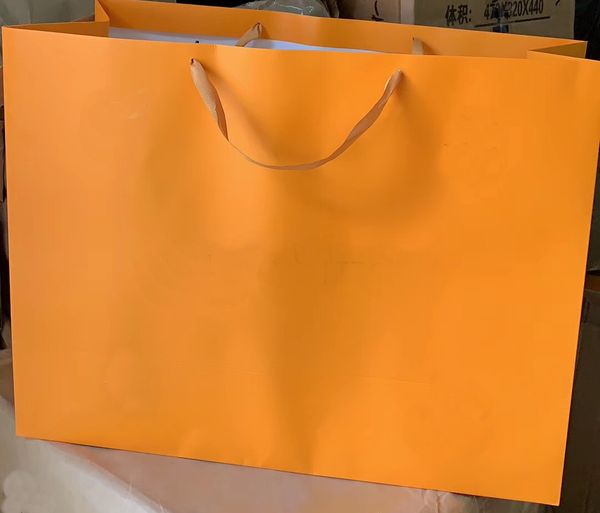 Les sacs en papier entiers d'usine pour les sacs de créateurs de cadeaux de boîte de sac ont un style et une taille différents 276E