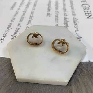 Usine de gros 2023 Nouveaux bijoux de mode de haute qualité de luxe pour aiguille en argent double boucles d'oreilles polyvalentes simples personnalisées peuvent