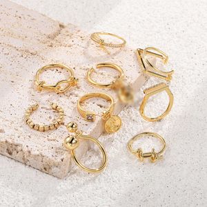 Fábrica Al por mayor 2023 Nuevas joyas de moda de alta calidad de lujo para doble estrella femenina Irregular Cobre Simple Cobre Cobre de 18 km Pez para la mano de anillo abierto