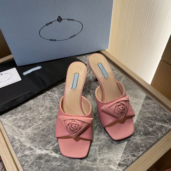 Venta al por mayor de fábrica, zapatillas de mujer de tacón alto tejidas a mano, suela de cuero decorativa rosa, paquete completo, tamaño 35-40