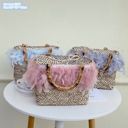 Fábrica al por mayor bolsos de hombro para mujer 3 colores estilo bohemio borde de plumas bolso de moda dulce vacaciones ocio bolso de playa de paja bolsos de ratán tejidos de verano 155 #