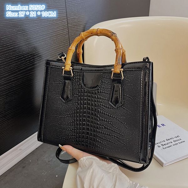 Factory Wholesale Ladies Sacs d'épaule 6 couleurs Street Fashion Crocodile Hands Sac à main Elegant Color Couir Tote Bag Joker Backed Black Fashion Backpack 5050 #