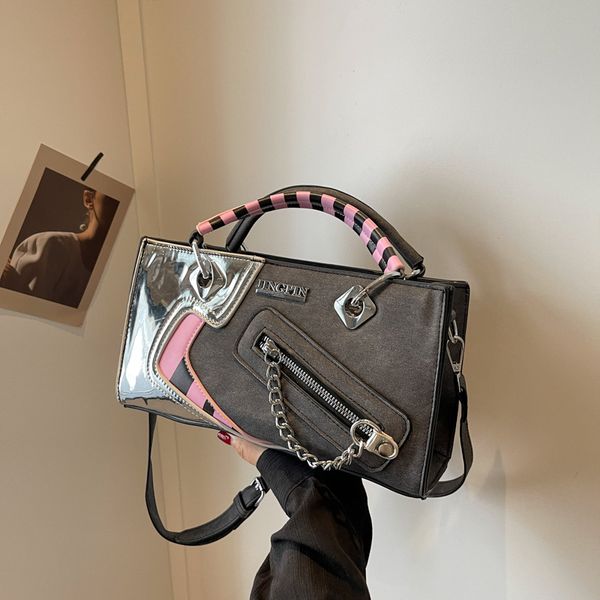 Venta al por mayor de fábrica, bolsos de hombro para mujer, 2 colores, tendencia callejera, bolso a juego de colores a rayas, bolso de mano de moda de vaquero Joker, mochila con cadena con cremallera personalizada 5877 #