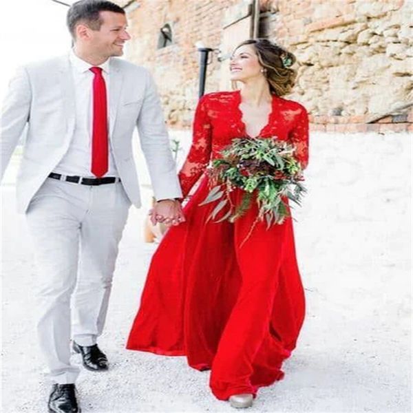 Hada Boho Vestido de novia rojo 2024 Vestido de novia de gasa de manga larga con cuello en V sexy Vestido de novia de jardín bohemio elegante Destino de granja de otoño Estilo rural Mariage