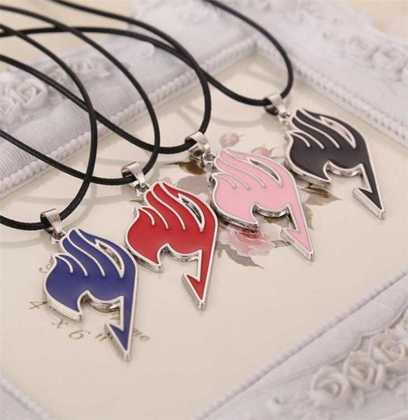 Fairy Tail Collar Gremio Tatuaje Rojo Azul Esmalte Colgante Anime Moda Nueva Fantasía Joyería Cuerda De Cuero Hombres Mujeres Enteras X07076367698