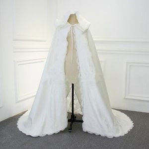 Herfst Winter Trouwjurken met Kant Fluwelen Mantel Bridal Hood Lange Cape Sjaal Witte Dikke Hoge Kwaliteit Wrap Op voorraad