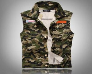 FallMen Camouflage Denim Vest Nieuwe 2016 Mouwloze Camo Print Jean Jassen Badges Verfraaid 4549559