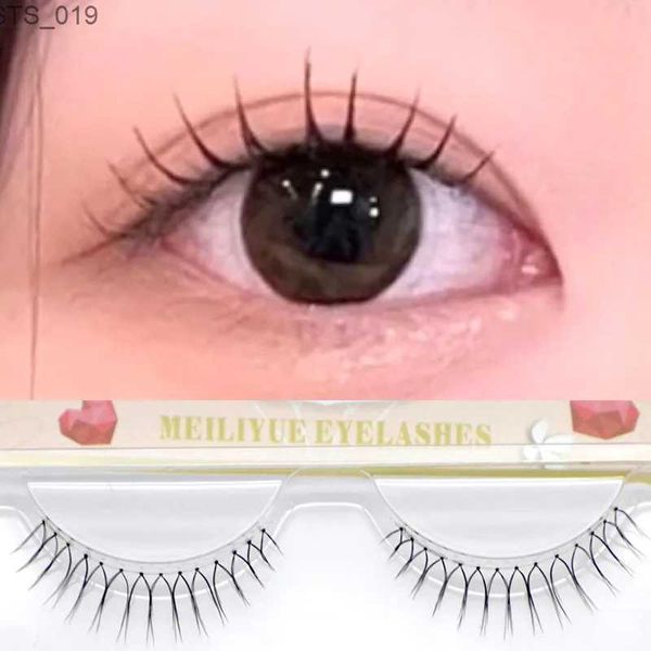 Faux cils groupe de filles faux cils 3 paires Simulation naturelle cils courts en forme de U tige transparente cils Extension maquillage