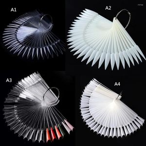 False Nails 100Packs - 50 Tip Clear Acryl Sticks met metalen ringhouders waaiervormige Nail Art Display Chart Oefentips Tool