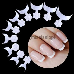 Faux ongles 100pcsbox manucure conseils courts croissant extension d'ongle ongles français blanc demi-pâte conseils doigt autocollant décoration d'art d'ongle x0826