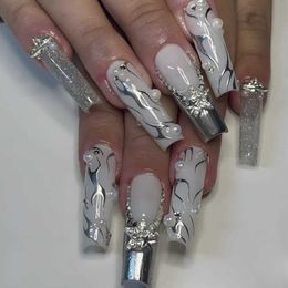 False Nails 2024 Punk Cool Fake Nails Sliver Franse vlam Y2K Pearl Design Press On Nails Long Coffin Ballerina False Nagel Patch For Girls T240507