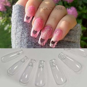 Uñas postizas 240 piezas Forma de corazón Puntas de uñas falsas huecas Cobertura completa Ataúd medio Puntas falsas transparentes Presione en la extensión del salón Manicura x0703