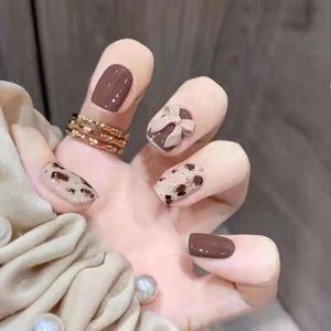 Faux ongles 24 pièces/boîte automne hiver marron imprimé léopard portable fausse presse sur tête carrée couverture complète détachable ongles finis