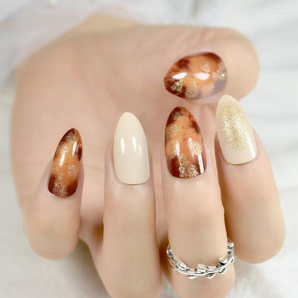 Uñas postizas 24 piezas Diseño de patrón de mármol marrón Artificial Beige Estilete afilado Brillo dorado Dama usa puntas de uñas falsas Z801 Prud22