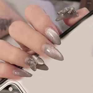 Valse nagels 24 -stcs Volledige omslag Lange amandel Franse zilveren Glitter nep nials met vlinderpers op doe -het -zelf manicure nagelstips