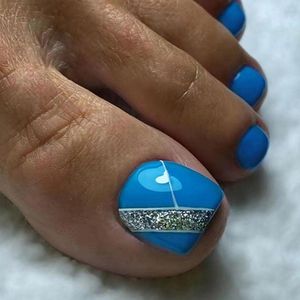 Faux ongles 24 pièces géométrie français faux ongles court carré bleu orteil paillettes conception couverture complète bouts de pied pour les femmes