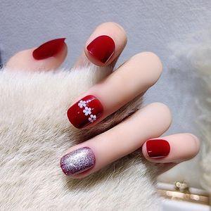 Faux ongles 24 pièces paillettes courtes presse rouge sur mignon fleurs blanches conception faux couverture complète artificielle pour femmes filles TY