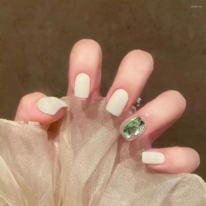 Faux ongles 24 pièces brillant blanc vert foncé gemme court faux pour femmes filles Style français couverture complète autocollant d'ongle NOV99
