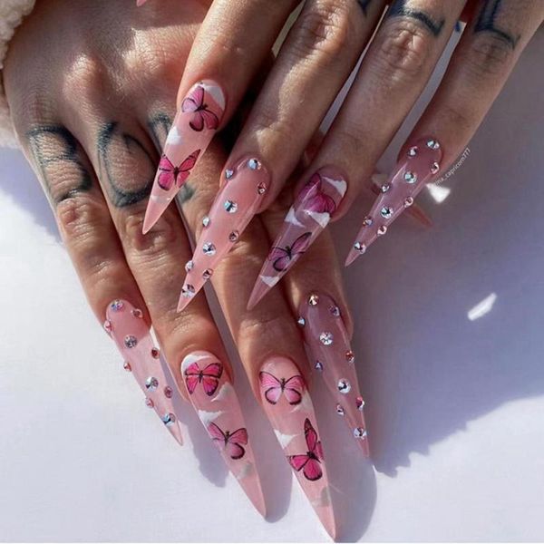 Uñas postizas 24 Uds Presione sobre Stiletto largo con pegamento Rosa mariposa nube diseño de diamantes de imitación acrílico uñas falsas desmontables