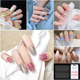 Valse nagels 24 -stcs/set acryl nep volledige cover nail art tips 10 maten modeontwerpen met lijmsticker kist